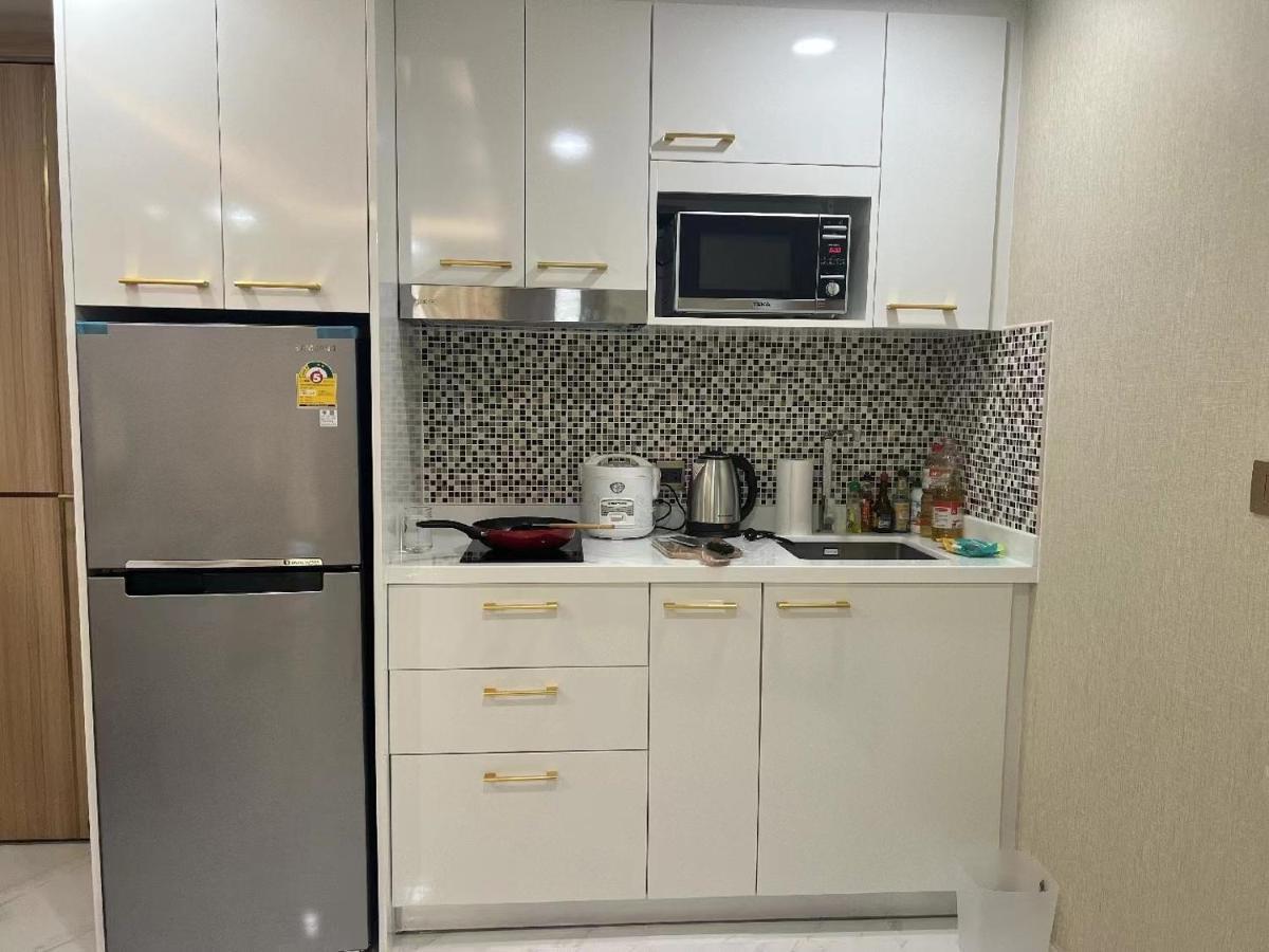 Romantic Beach Apartment芭堤雅水系高档酒店式公寓可做饭 หาดจอมเทียน ภายนอก รูปภาพ