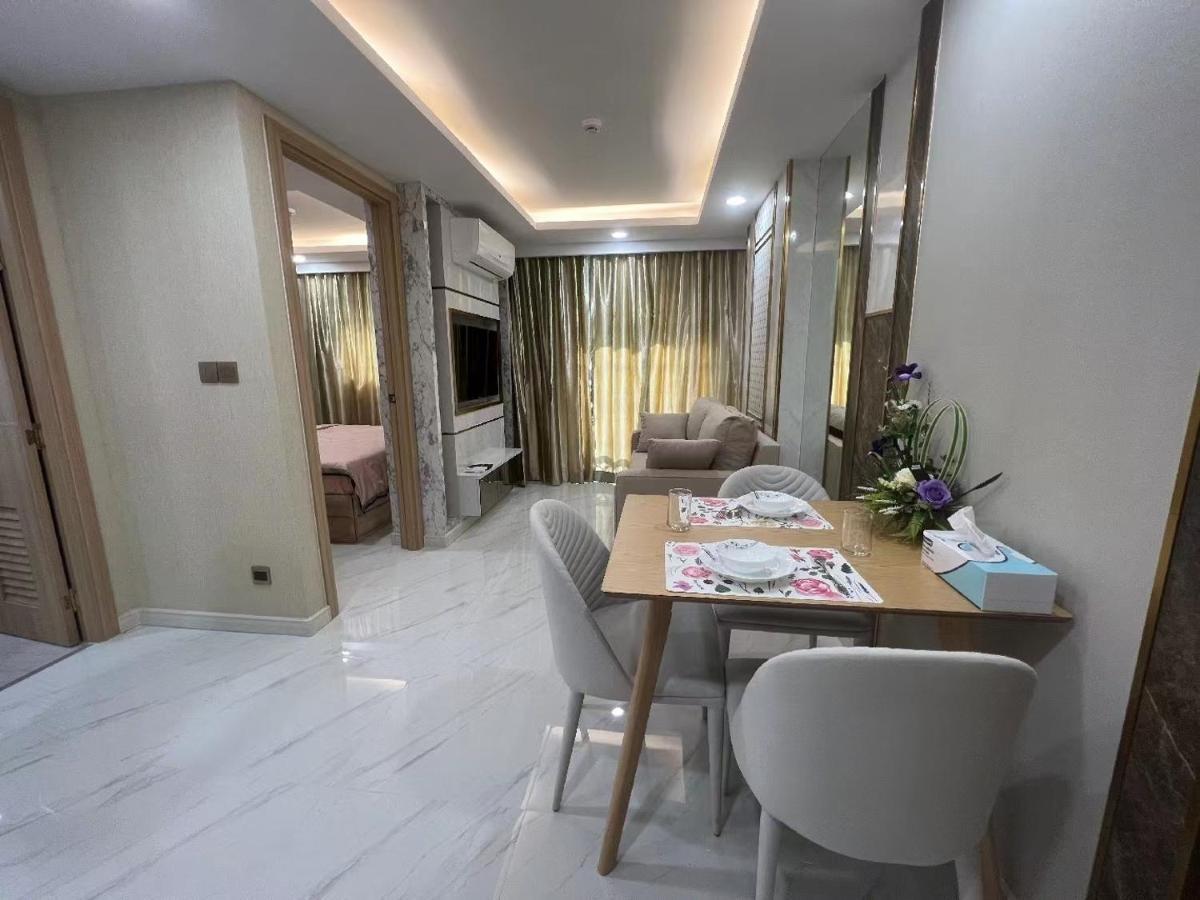 Romantic Beach Apartment芭堤雅水系高档酒店式公寓可做饭 หาดจอมเทียน ภายนอก รูปภาพ